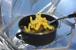 Preview: Pommes frittieren im 4 Liter Topf auf Solarkocher Premium