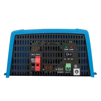 800W 24V Sinus Wechselrichter Victron Phoenix 24/800 VE.Direct IEC - Ansicht schraeg