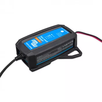 Im Einsatz: Victron Gummi-Bumper für Blue Smart IP65 Ladegerät