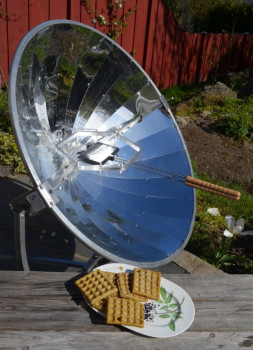 Waffeln vom Solarkocher mit Waffeleisen