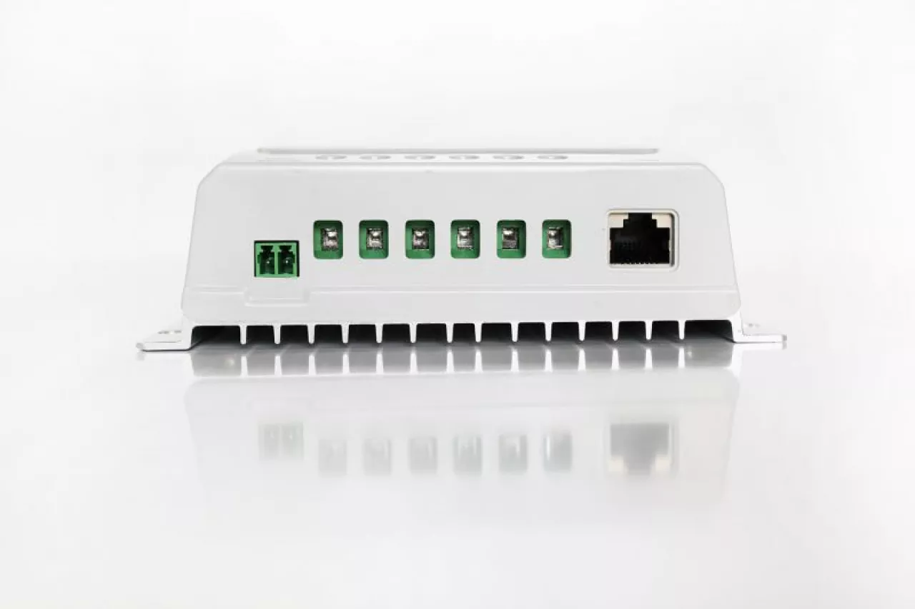 Anschlüsse MPPT-Regler Xtra Anschlüsse MPPT-Regler Xtra