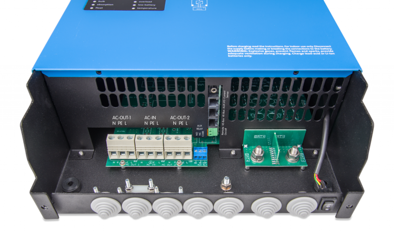 Anschlüsse Victron MultiPlus-II 48/5000/70-50 Sinus Wechselrichter 48V-230V Anschlüsse Victron MultiPlus-II 48/5000/70-50 Sinus Wechselrichter 48V-230V