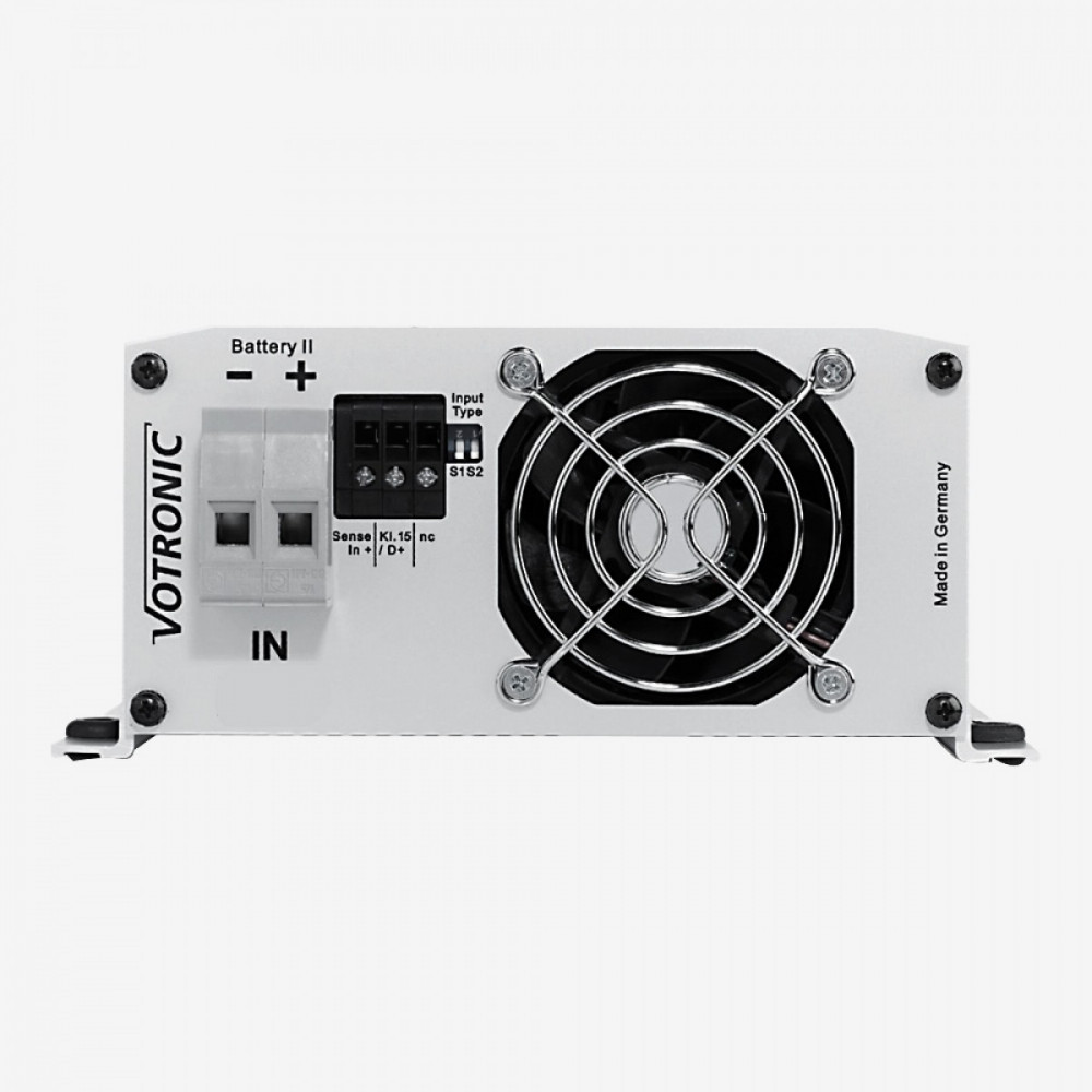 Rückseite Votronic 3315 24V zu 12V 45A B2B Ladewandler Rückseite Votronic 3315 24V zu 12V 45A B2B Ladewandler
