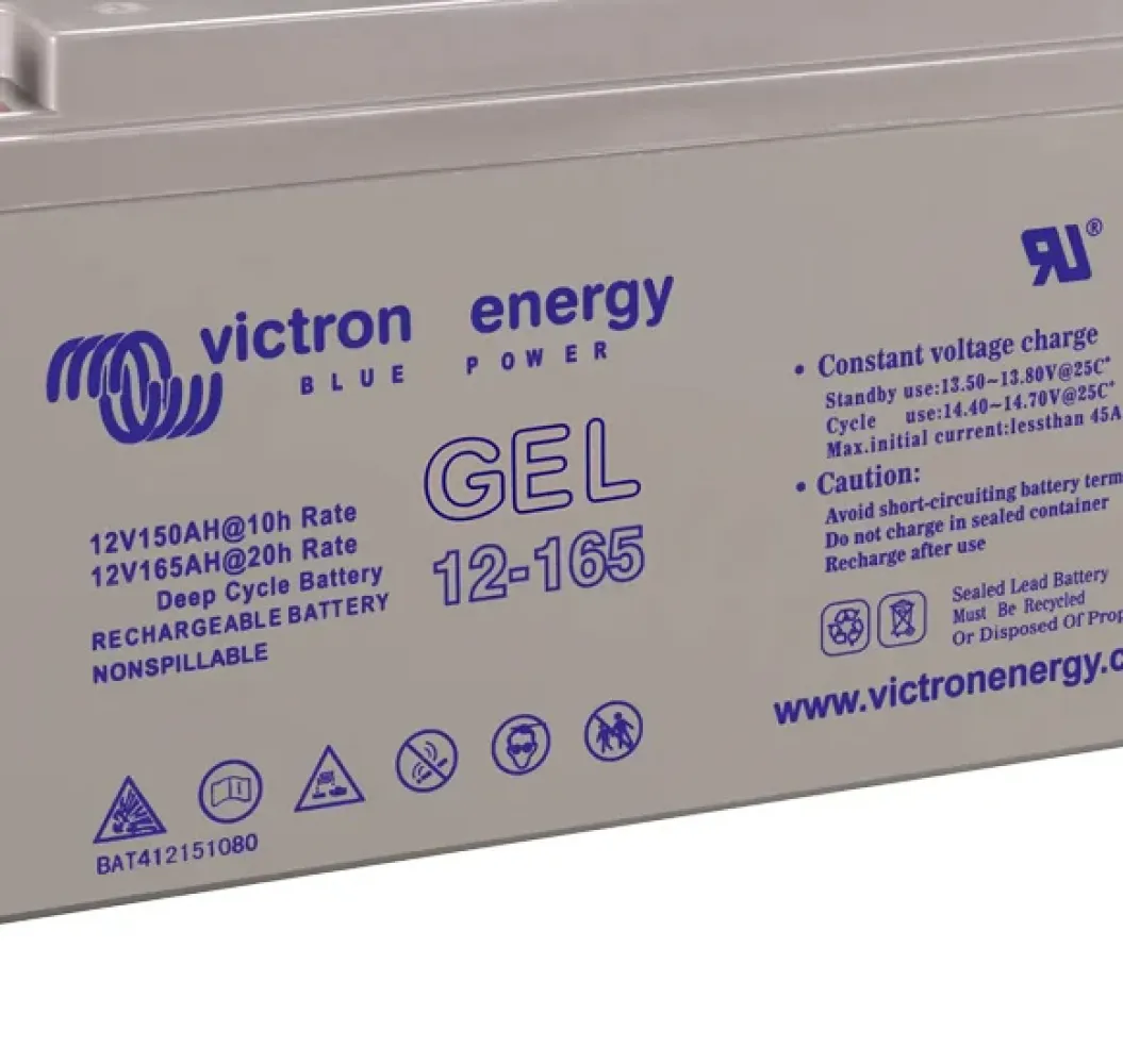Typenschild der Victron Gel 12-165 mit Lade- und Sicherheitshinweisen