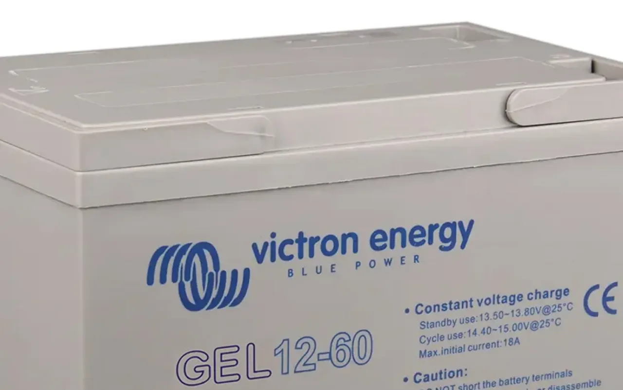 M8-Kupferanschlüsse der Victron Gel 60Ah im Detail