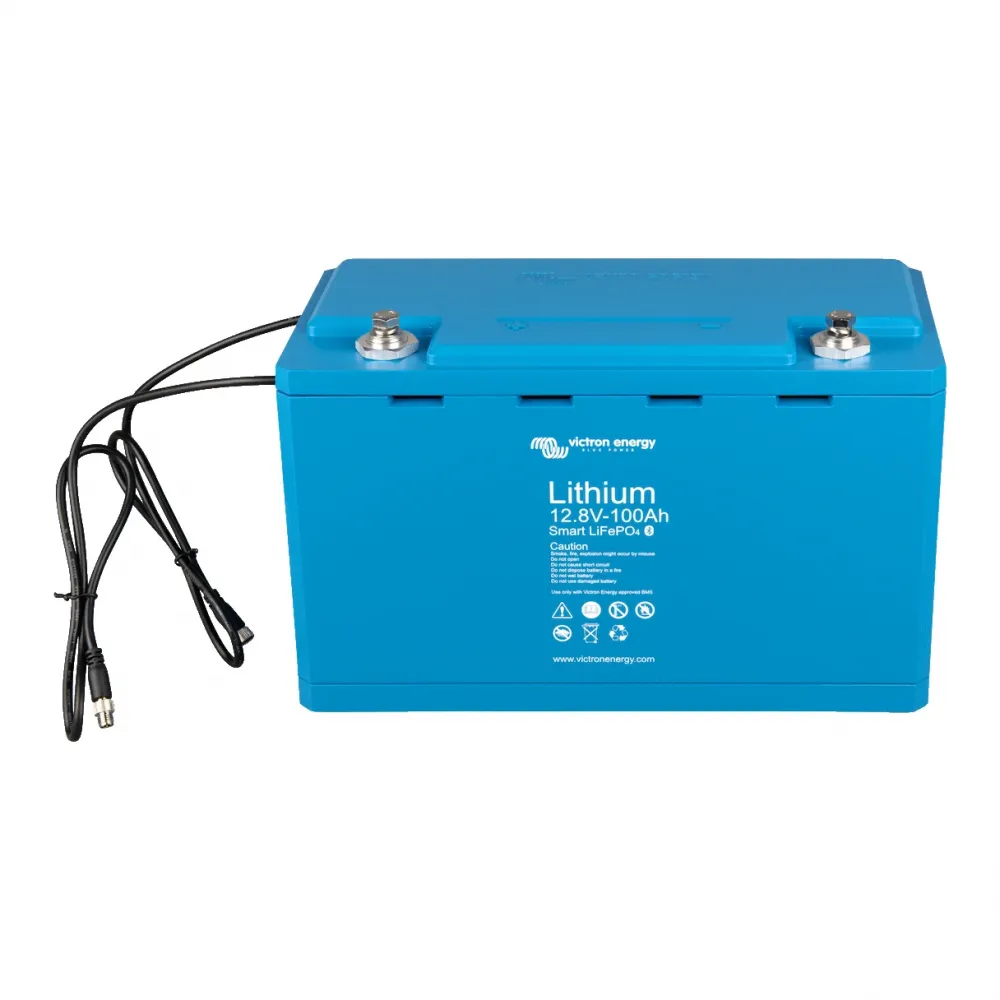 Victron Smart LiFePO4 Akku 12,8V 100Ah 1280Wh schraege Frontansicht