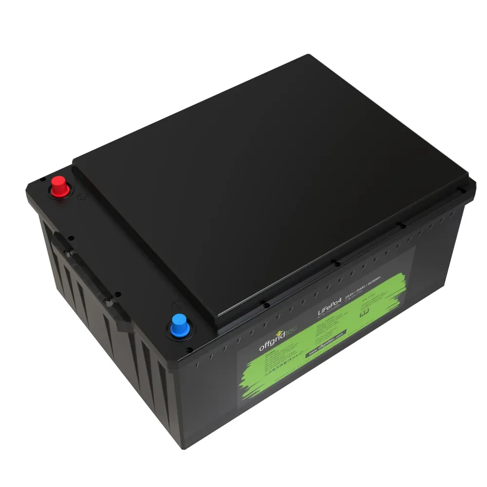 LiFePO4 Akku 24V 314Ah Schraegansicht oben mit Polen und Deckel