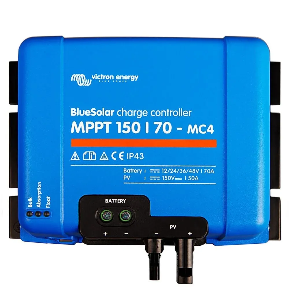 70A MPPT Laderegler Victron BlueSolar 150/70-MC4 Frontansicht mit MC4-Steckern