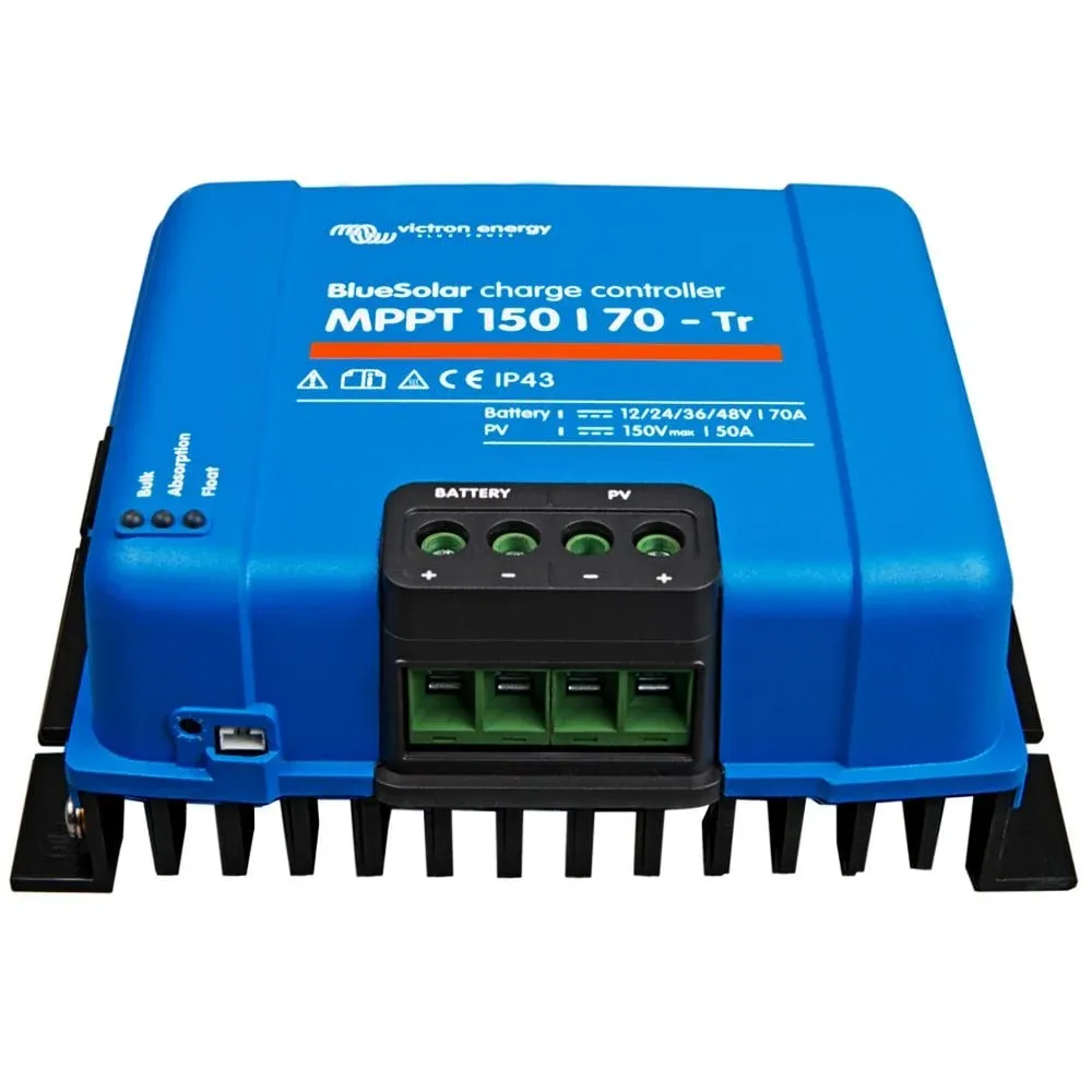 Victron BlueSolar 150/70-Tr Schraegansicht mit Kuehlkoerper und Klemmenleiste