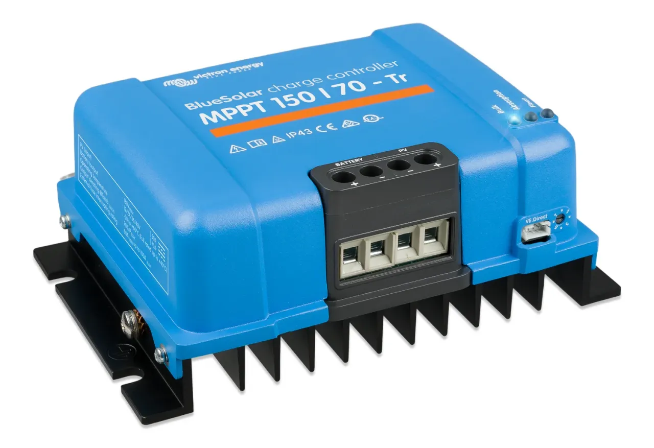 Victron BlueSolar 150/70-Tr Seitenansicht links mit Kuehlkoerper-Rippen