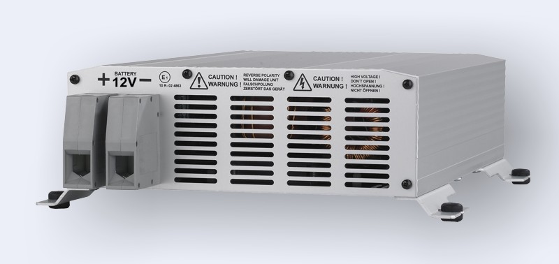 Rückseite Votronic 3183 SMI 1700 12V 230V ST MobilePower Sinus Wechselrichter