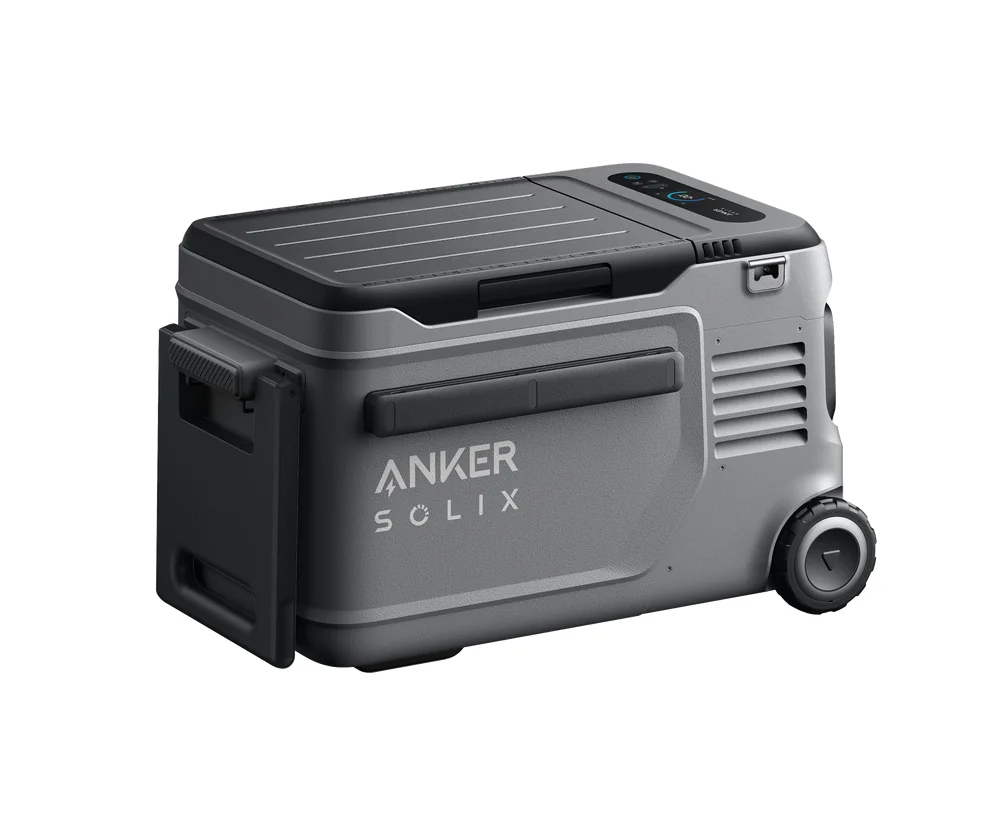 Anker SOLIX EverFrost 2 23L schräg vorne mit eingeklapptem Seitengriff und Rad