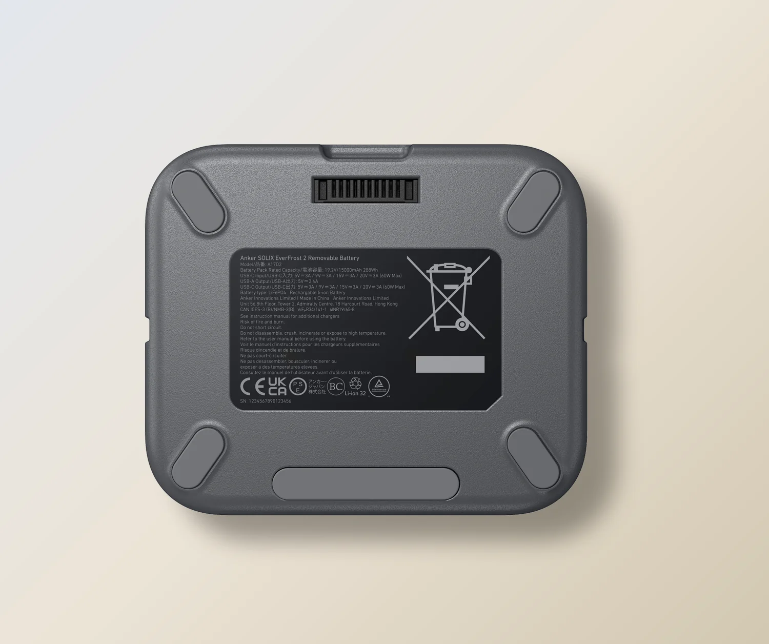 Unterseite des Anker SOLIX EverFrost 2 Austauschbaren Akkus mit Typenschild — Modell A17D2, 19,2 V / 15.000 mAh / 288 Wh LiFePO4, CE UKCA PSE Zertifizierungen
