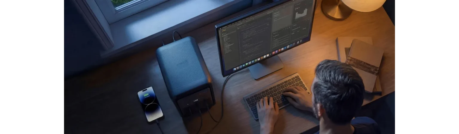 Anker SOLIX S2000 als USV am Arbeitsplatz mit Computer