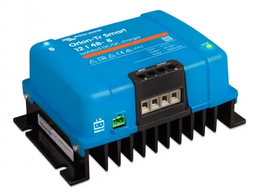 Victron Orion-Tr Smart 12/48-8 isoliertes DC-DC Ladegerät Ansicht schräg von rechts