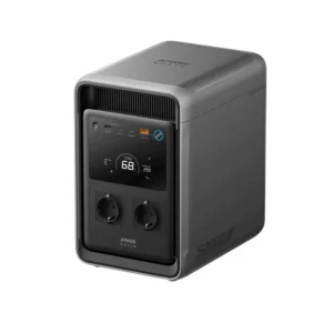 Anker SOLIX S2000 Powerstation schräg von vorne mit Display und Schuko-Steckdosen