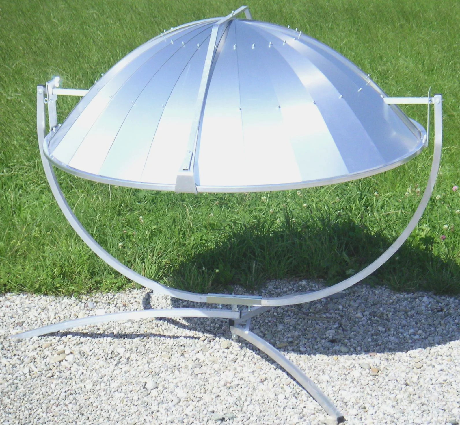 Solarkocher Premium 14 in Ruhestellung
